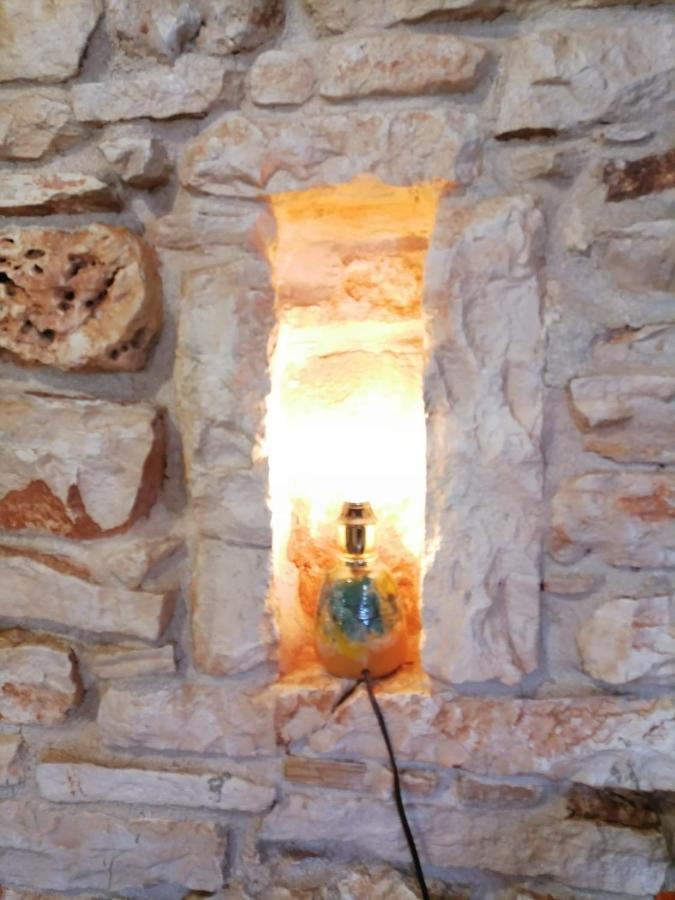 Vila Mala Kuca Sa Velikim Grijanim Bazenom Antonio Šišan Exteriér fotografie